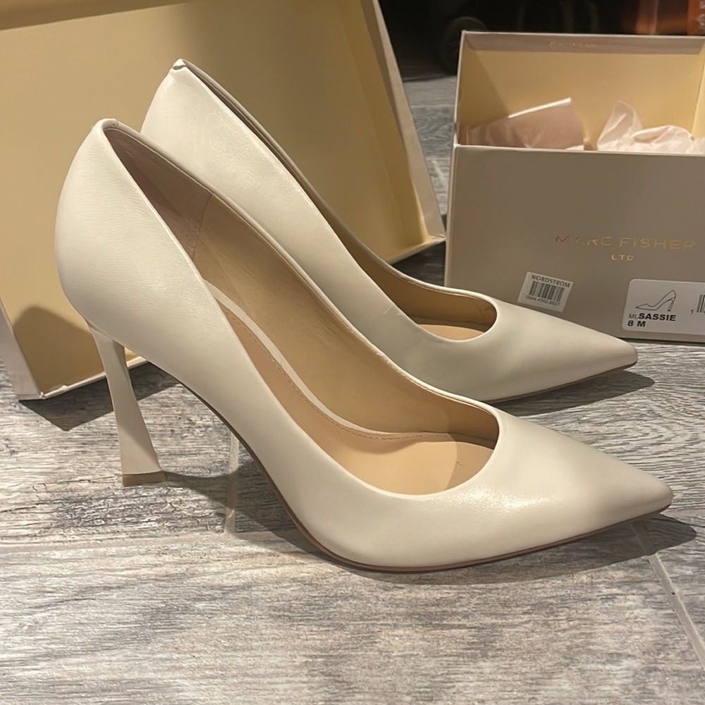 Marc Fisher Sassie Leather Pumps